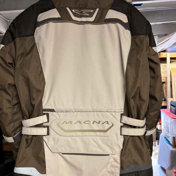 Macna Oasis adventure motorcycle jacket. - Picture 2 of 2